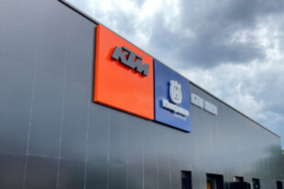 KTM Wien Leuchtschriften