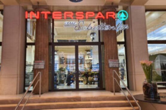 IM20 Wien Schottentor Eingang