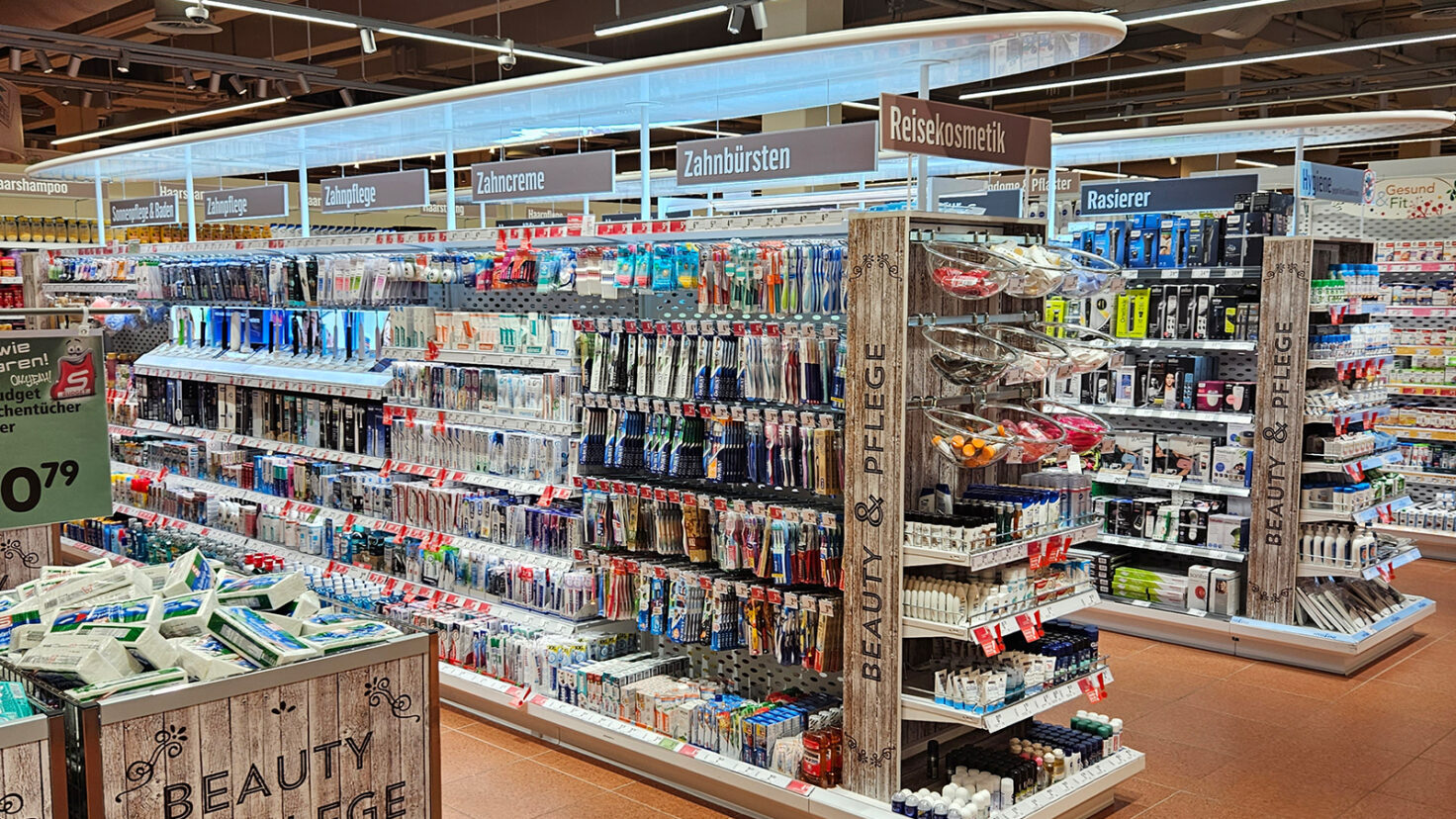 ISP Wien Kosmetikregalbeschriftung