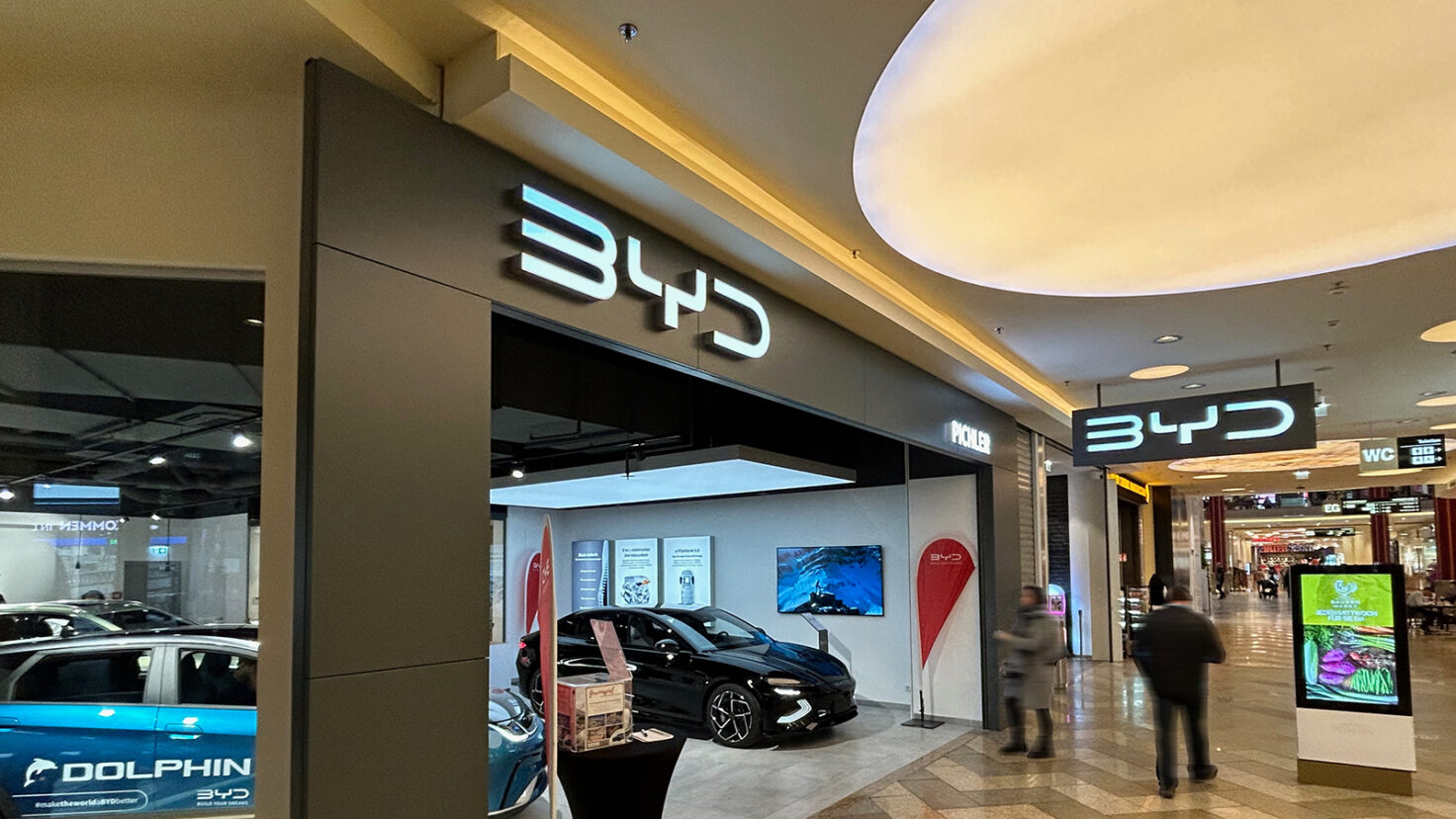 BYD Autohaus Pichler Plus City Portal Eingang