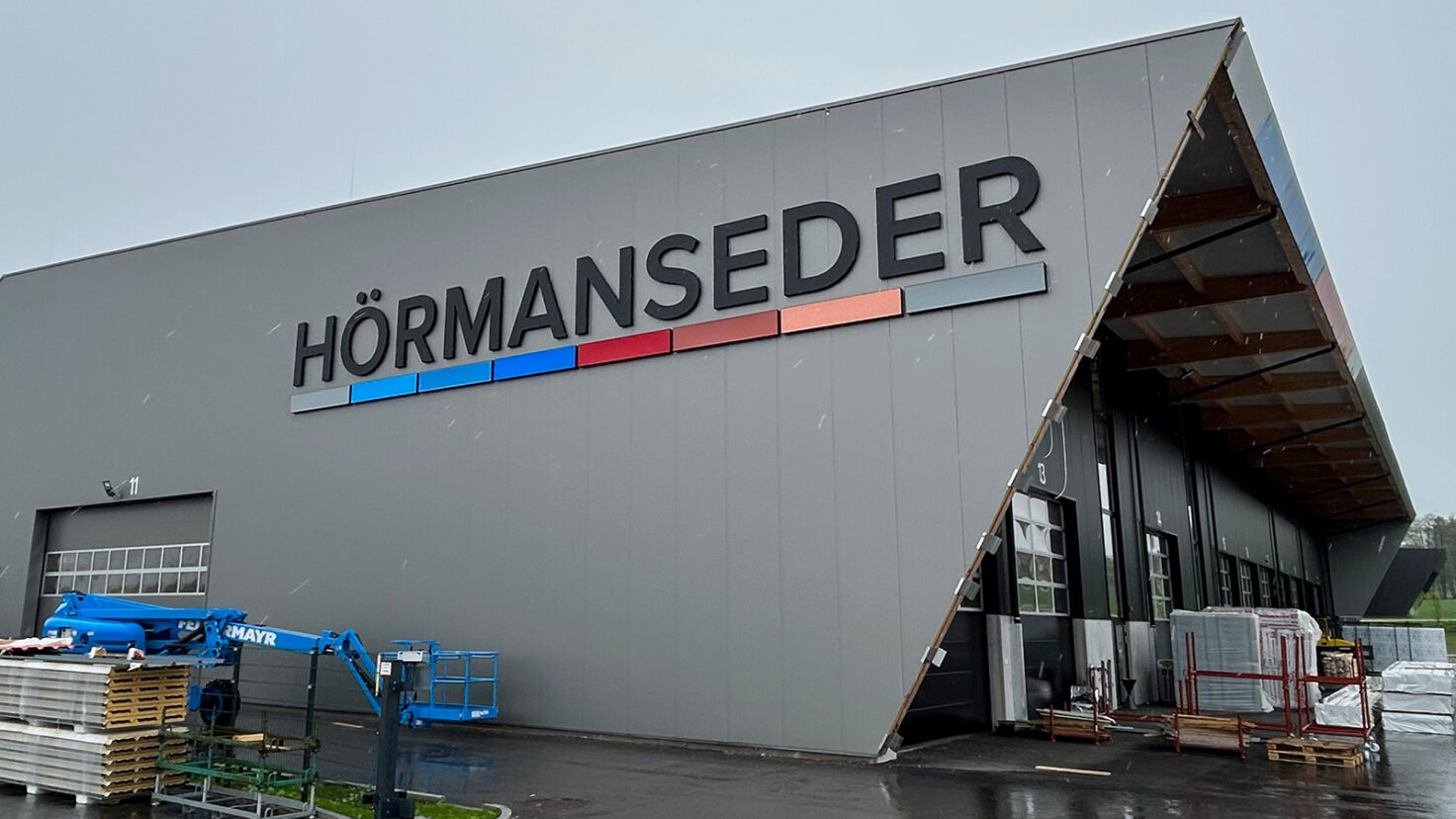 Hörmanseder Leuchtschrift Fassadev