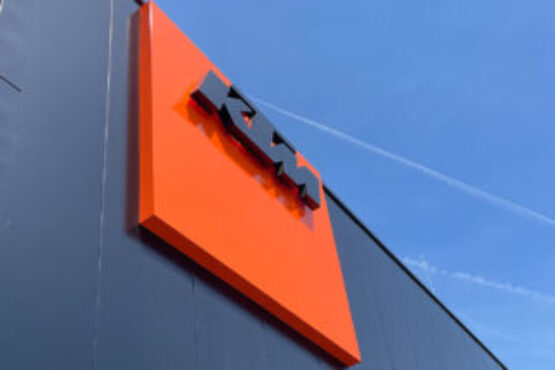 KTM Thalheim Base500 Kachel Fassade 03