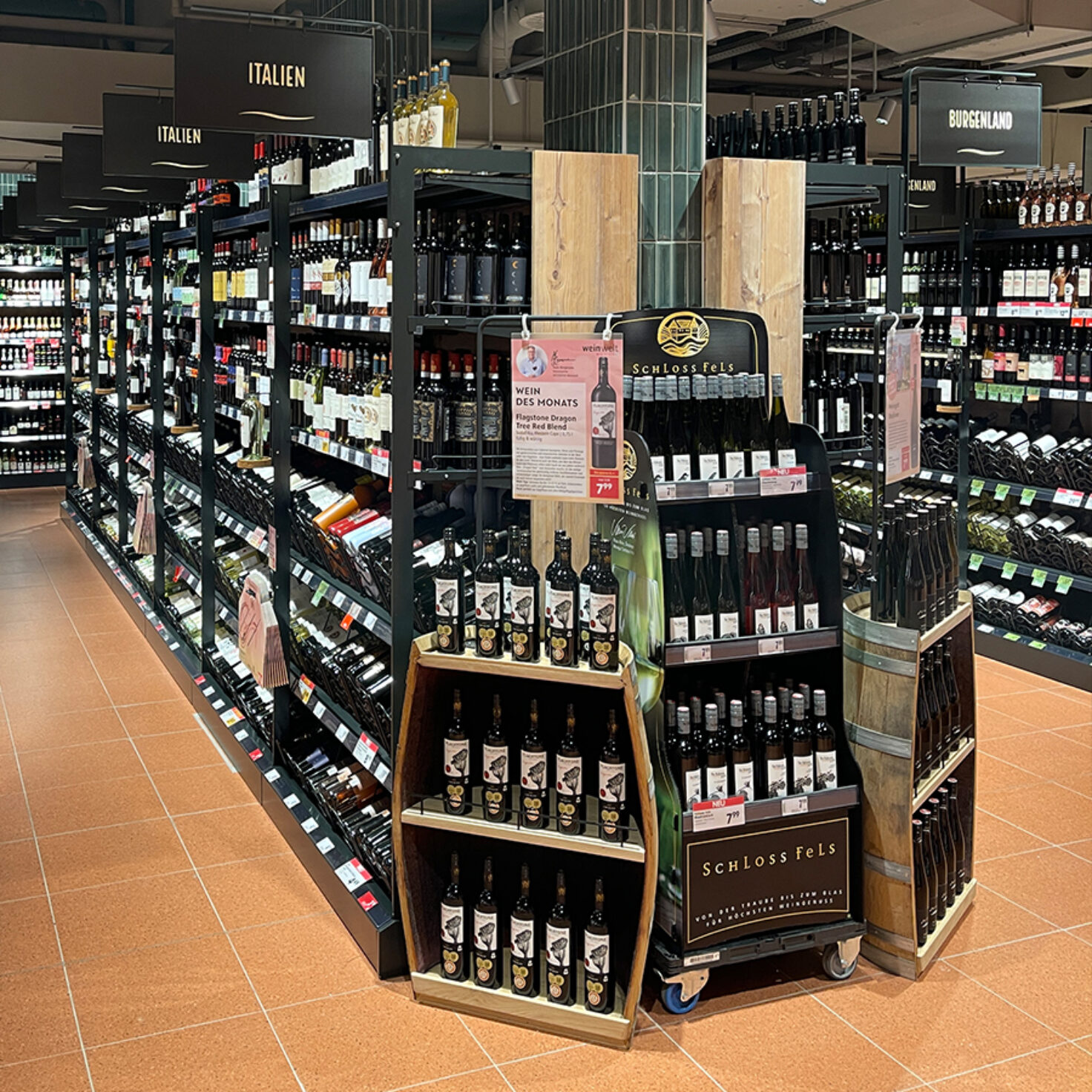 Interspar Graz Weinregal 01