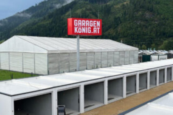 Garagenkoenig Bruck Werbeturm