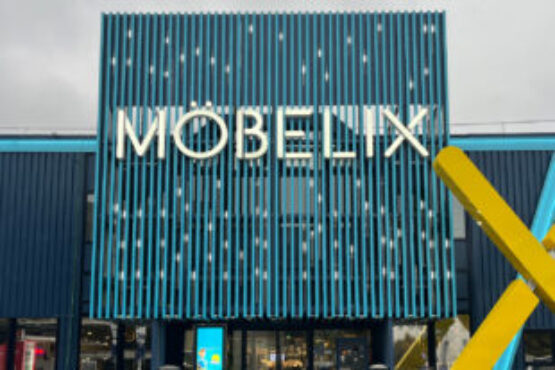 Möbelix Wels Fassade 01