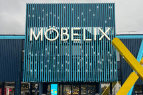 Möbelix Wels Fassade 01