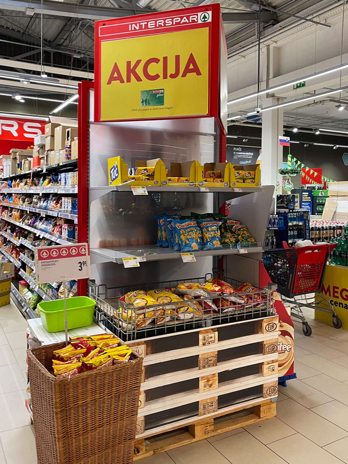 Interspar Ljubljana Regal Aktion 01