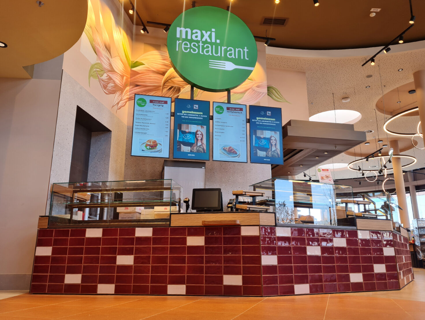 maxi.restaurant Linz Ladenbau Verkaufstheke