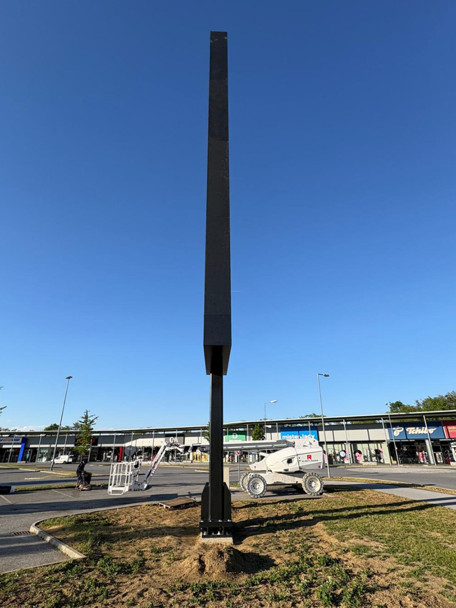 Fahnenpylone beim FMZ in Fürstenfeld