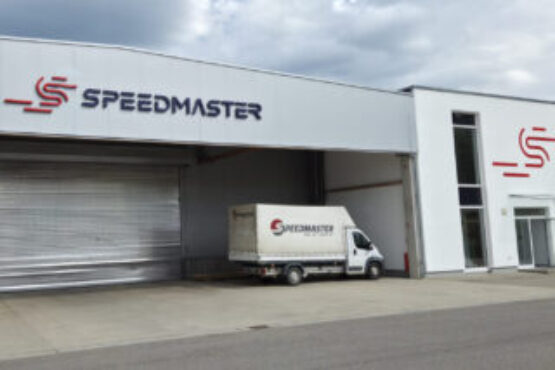 Speedmaster Leuchtschrift und unbeleuchtetes Logo