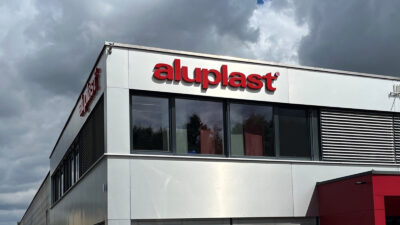 Aluplast Wartberg Schriften Fassade 02